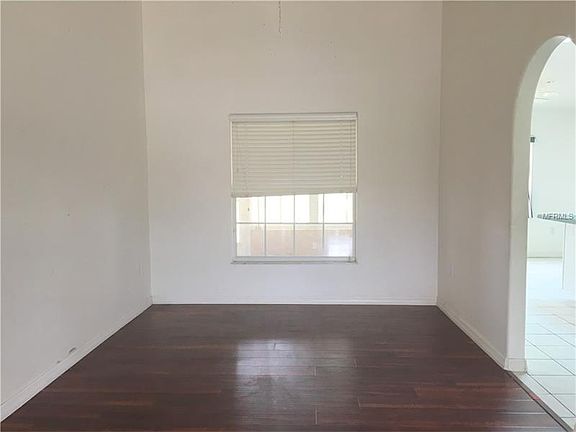 5th image of 2386 Sweetwater Blvd