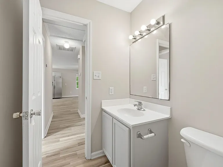 303 Louise Ave — Photo 13