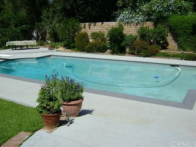 123 Masters Ave — Photo 2
