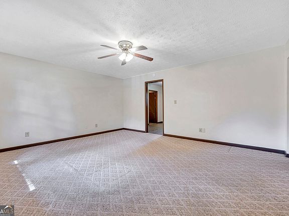 4th image of 65 Pinehurst Dr