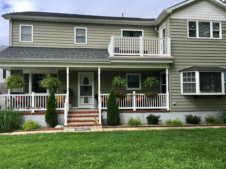 2 Atlantic St
