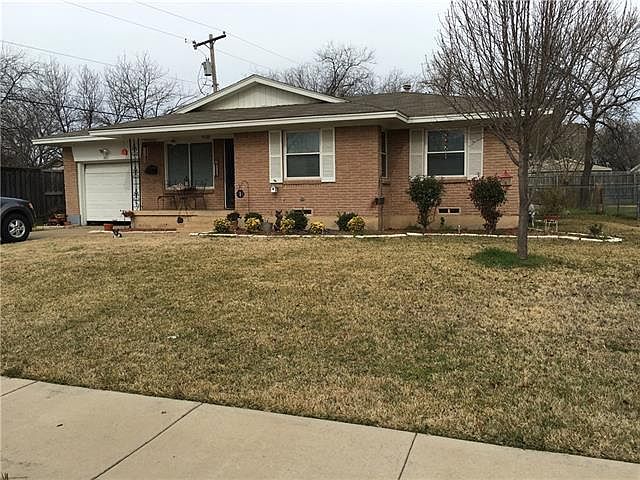 1st image of 367 Parkwood Pl