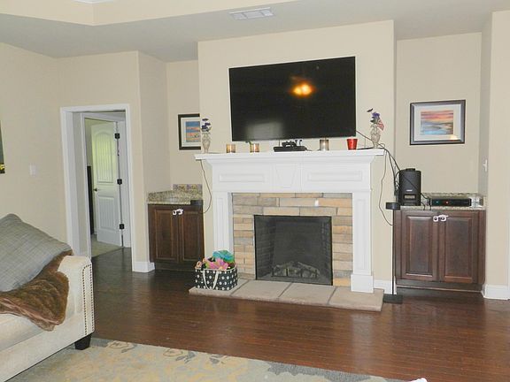 4th image of 14146 Fox Hill Dr