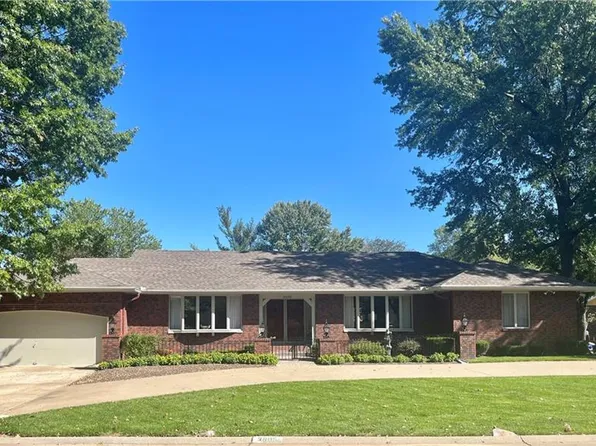 3605 W Colony Sq, Saint Joseph, MO 64506
