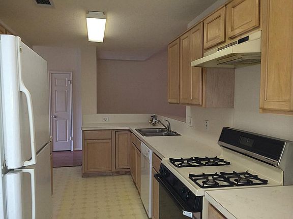 26 cabinets + lazy susan, recent dishwasher