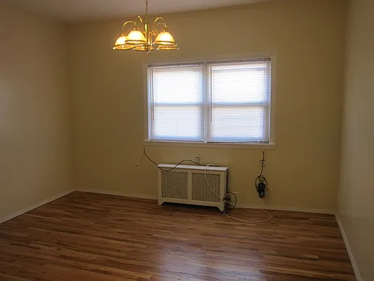 Rented by Realty 2000 Corp | media 6