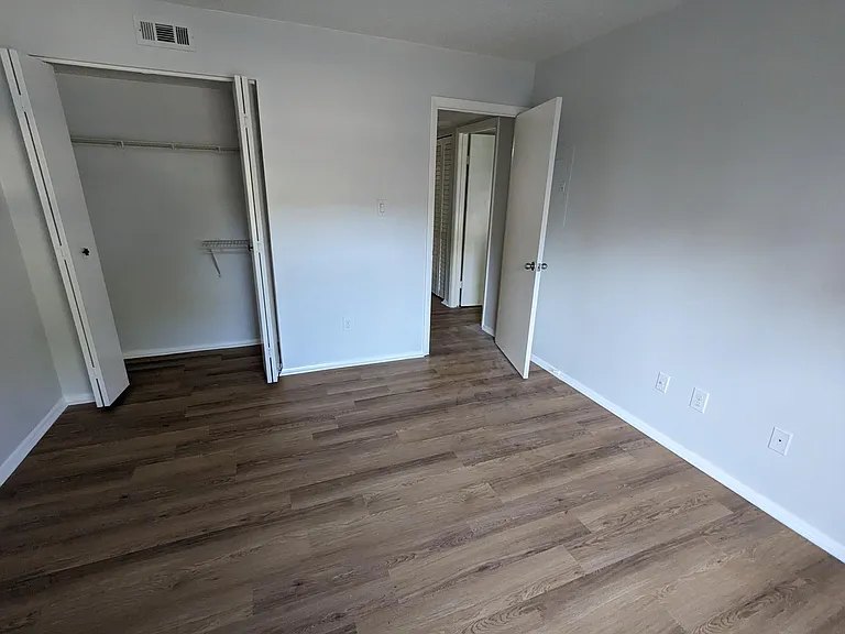 4120 Thalia Station Cir — Photo 11