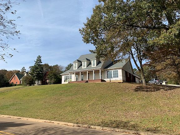 5th image of 3625 Lyles Dr