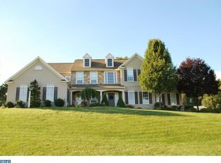 28 Glen Oley Dr, Reading, PA 19606