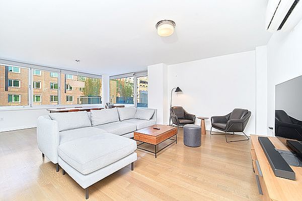 1st image of 200 E 11th St APT 304