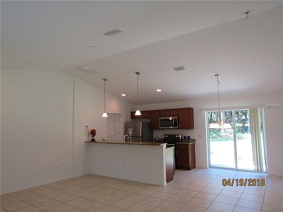 3rd image of 4270 Lagrange Ave