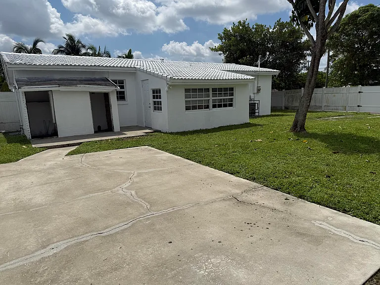 1751 NW 34th Ave — Photo 26
