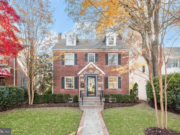 4414 Davenport St NW, Washington, DC 20016