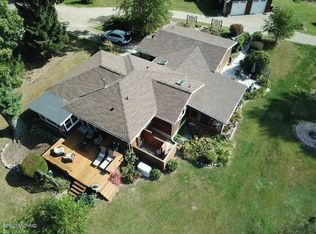 6900 Youngren Rd, Three Oaks, MI 49128