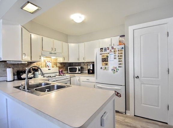 5th image of 4805 Chesterfield Dr