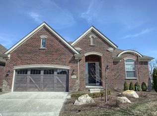 33627 Heirloom Cir, Farmington Hills, MI 48331