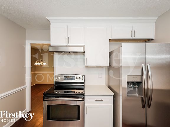 5th image of 4914 Chestnut Lake Dr