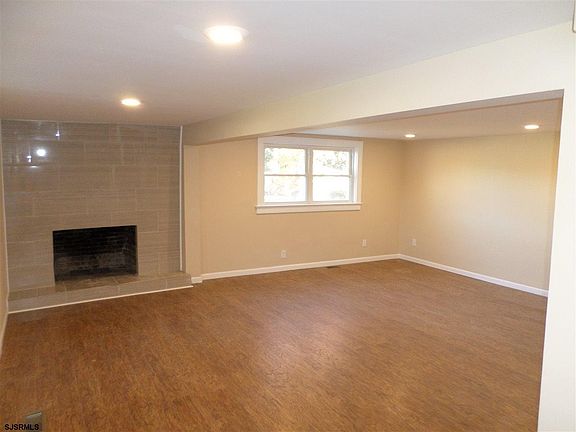 3rd image of 1683 Washington Ave