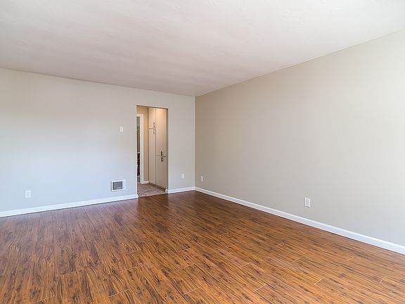 3rd image of 4750 Noyes St APT 213