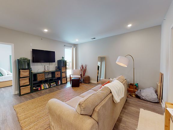 4th image of 1841-43 N 19th St #D5