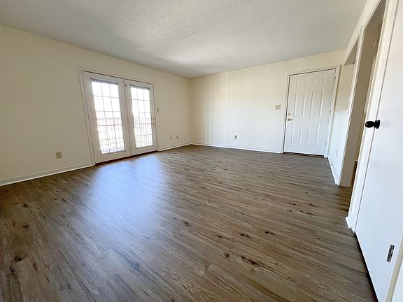 5th image of 240 Timber Court Dr APT B