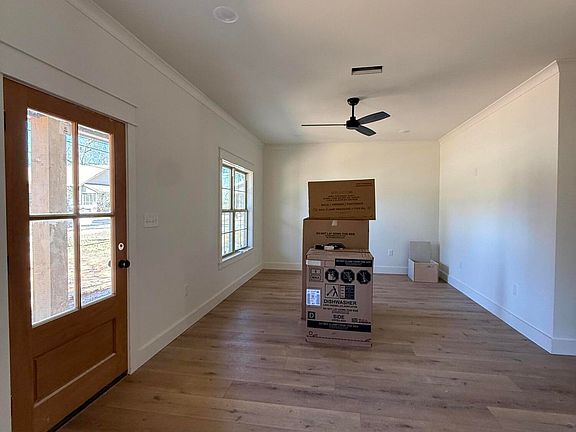 3rd image of 408 Main St