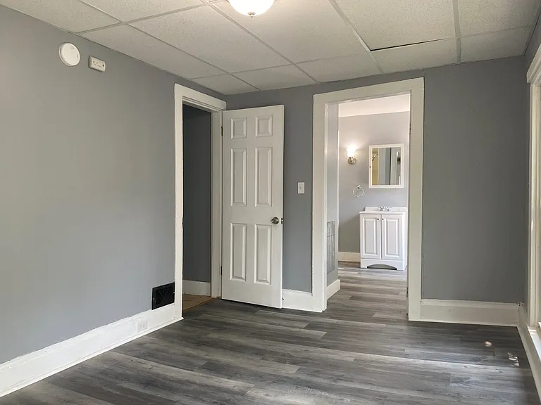 60 Center St — Photo 35