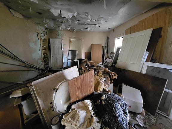 4th image of 423 Paw Paw Ave
