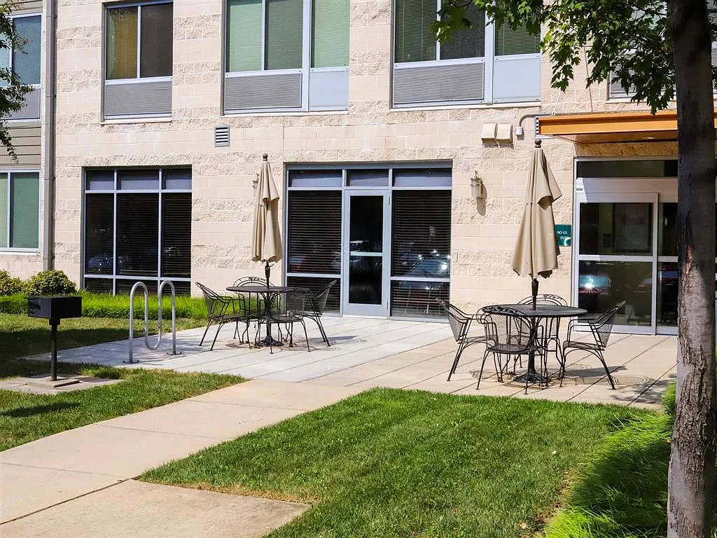 Ashland Commons — Photo 1