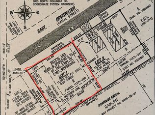 1 E Edgewater St, Portage, WI 53901