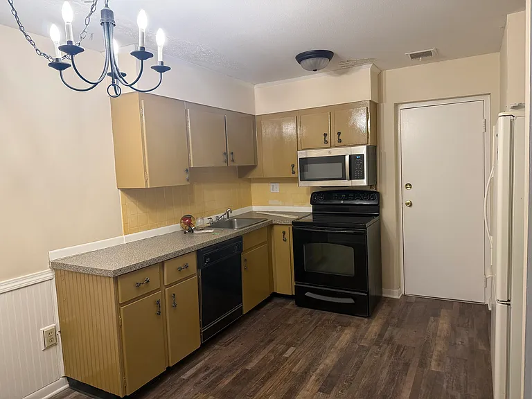 34 Pleasant Dr #25 — Photo 4