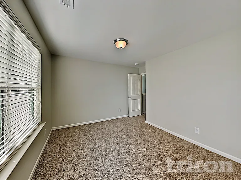 7101 Colquitt Way — Photo 9