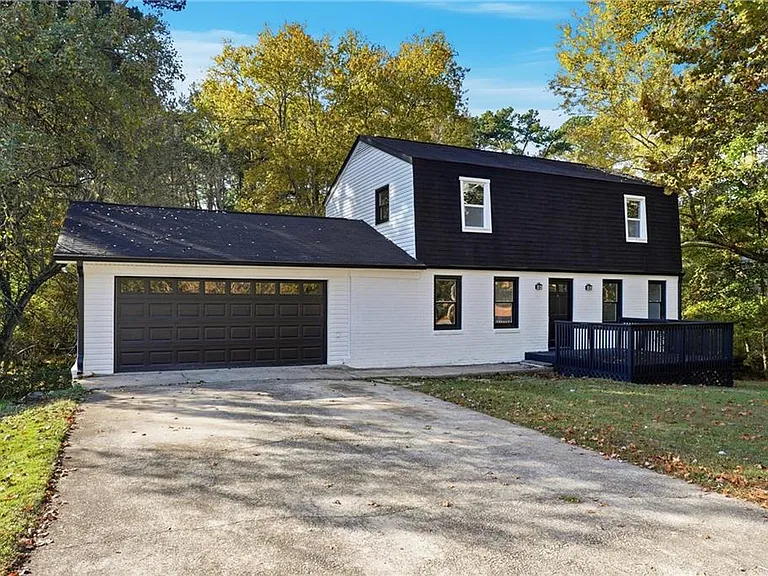 6917 Laurelwood Dr — Photo 3