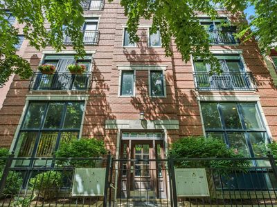 844 W Roscoe St APT 3E, Chicago, IL, 60657