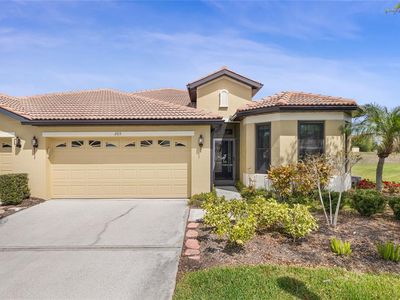 205 Mystic Falls Dr, Apollo Beach, FL, 33572