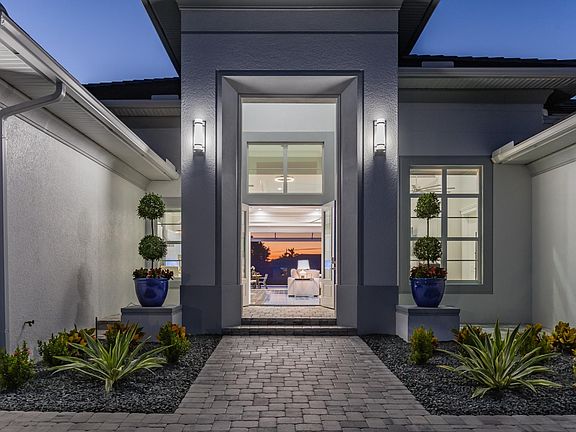 3rd image of 5416 SW 20th Ave