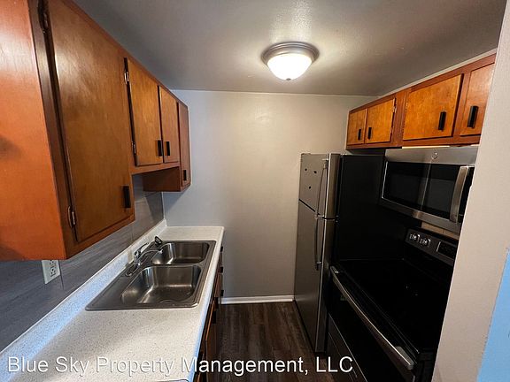 4th image of 709 S Hutchinson Ave #3