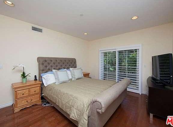 3rd image of 924 Palm Ave Suite 201