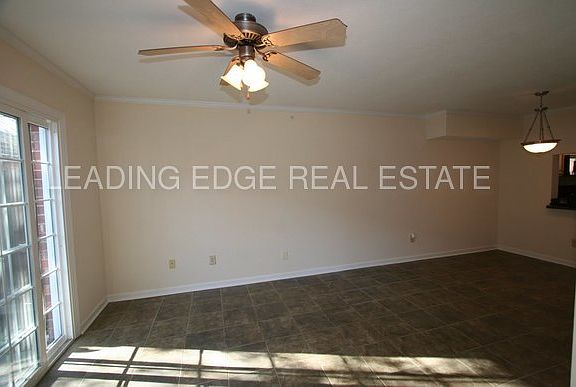 5th image of 2642 Coventry Dr #C