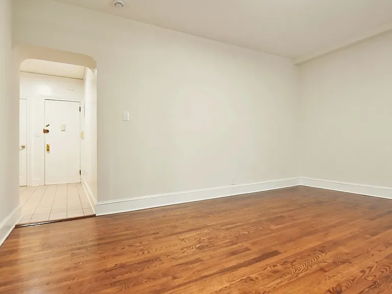 104 Riverside Dr #3C — Photo 6