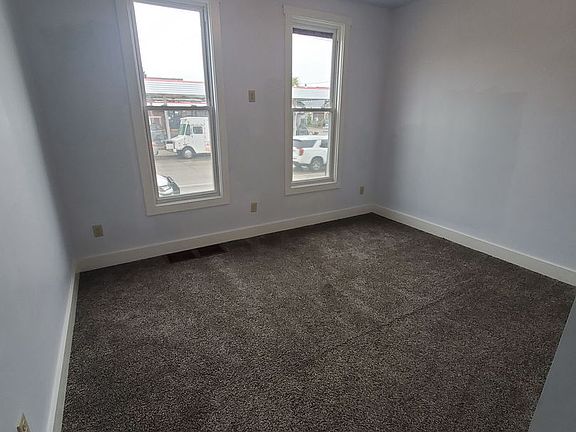 3rd image of 900 W Greenfield Avenue S 2b 1ba #1333-750SQFT