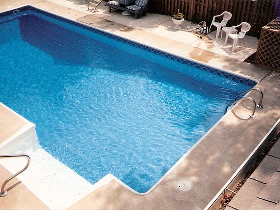 2nd image of 10506 Beechwood Dr