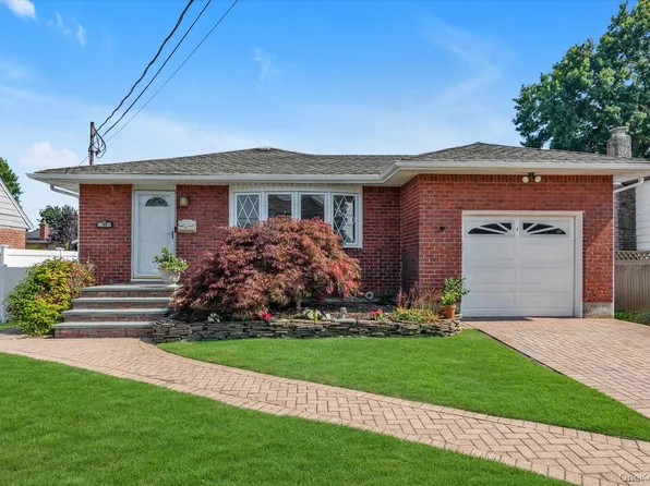 13 Prospect Street, Hicksville, NY 11801