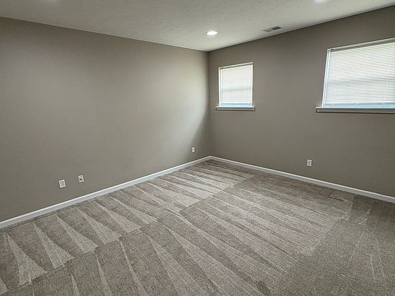 3rd image of 732 Norbie Dr