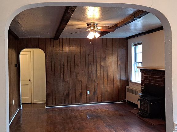 4th image of 2403 Aiken Dr