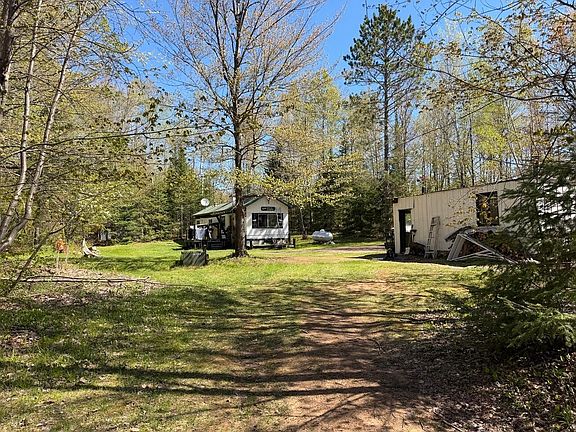 3rd image of 1375 Birch Rd