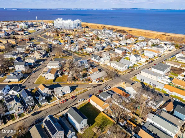 161 Center Avenue, Keansburg, NJ 07734