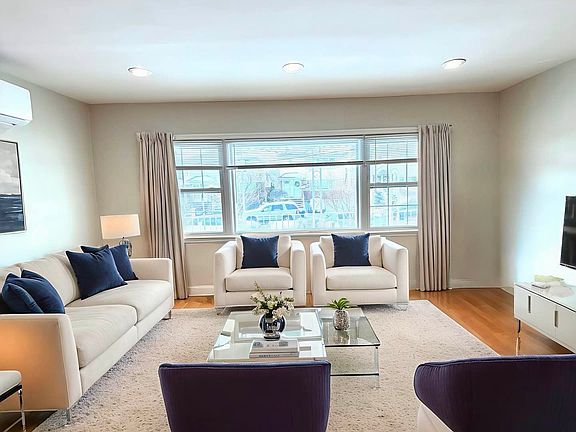 3rd image of 15-63 Murray St #1