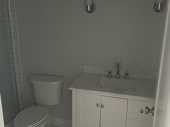 5th image of 216 Findlay St #1