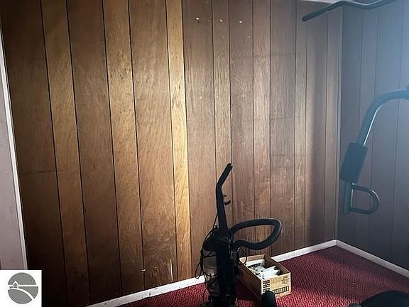 2nd image of 4814 Carpenter Rd